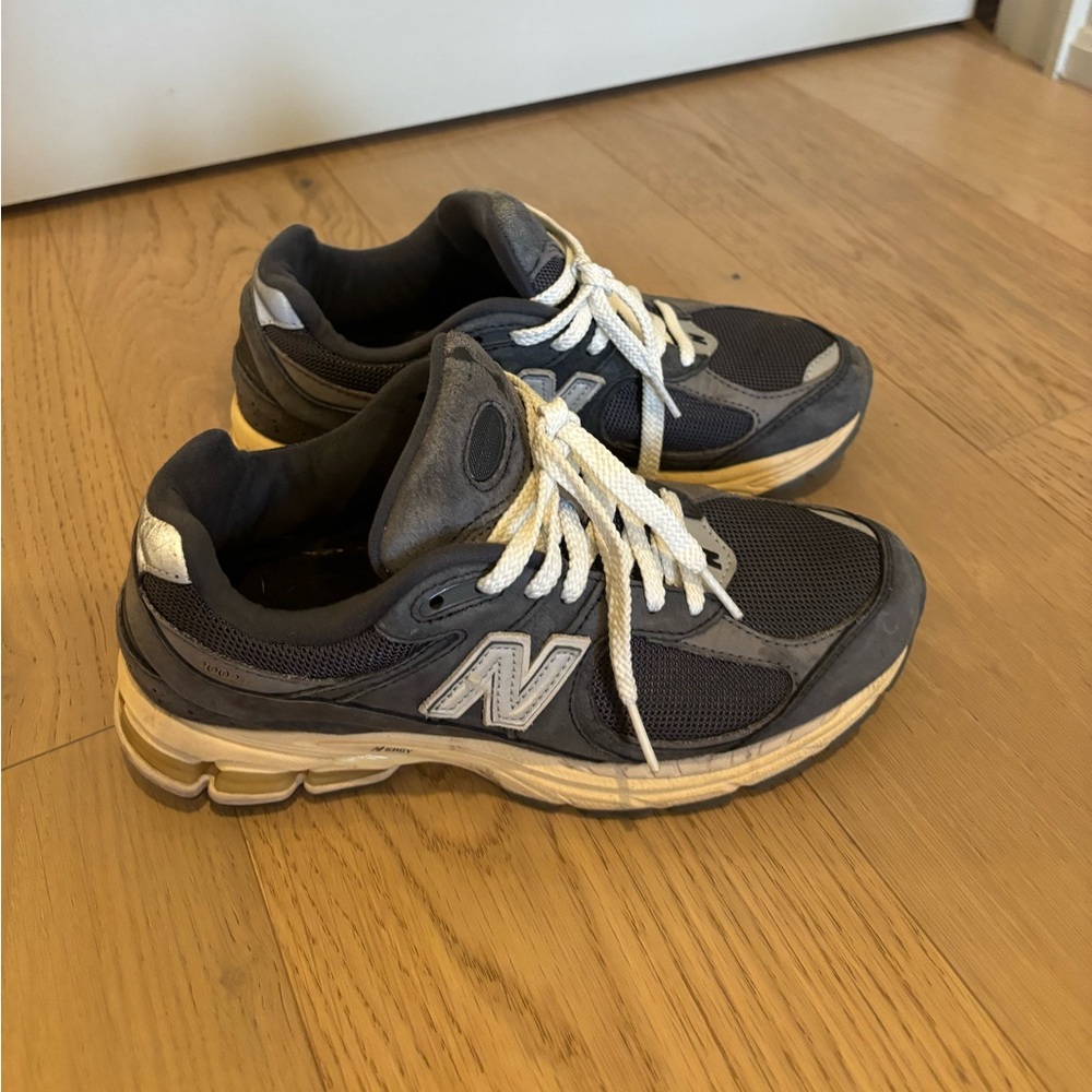 New Balance 2002R